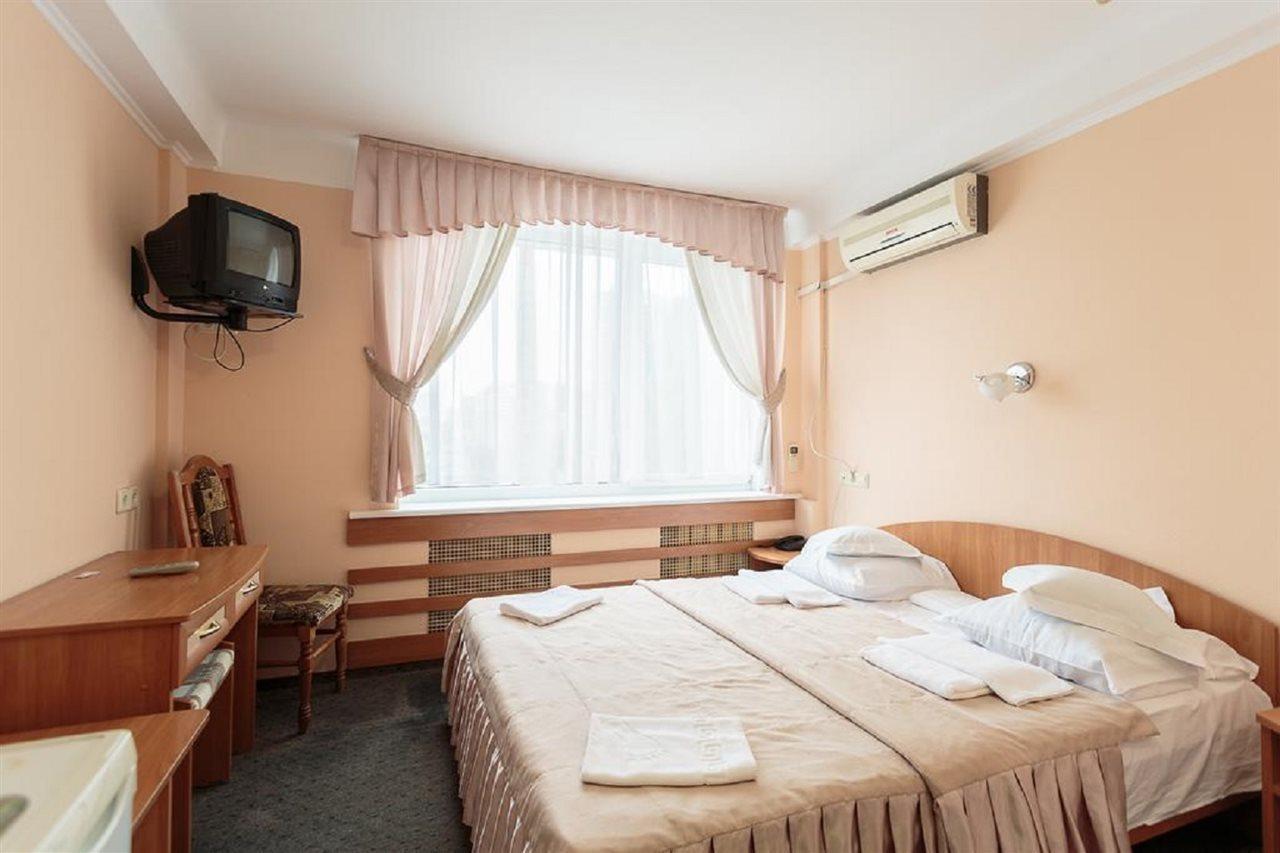 Druzhba Service Hotel キエフ エクステリア 写真